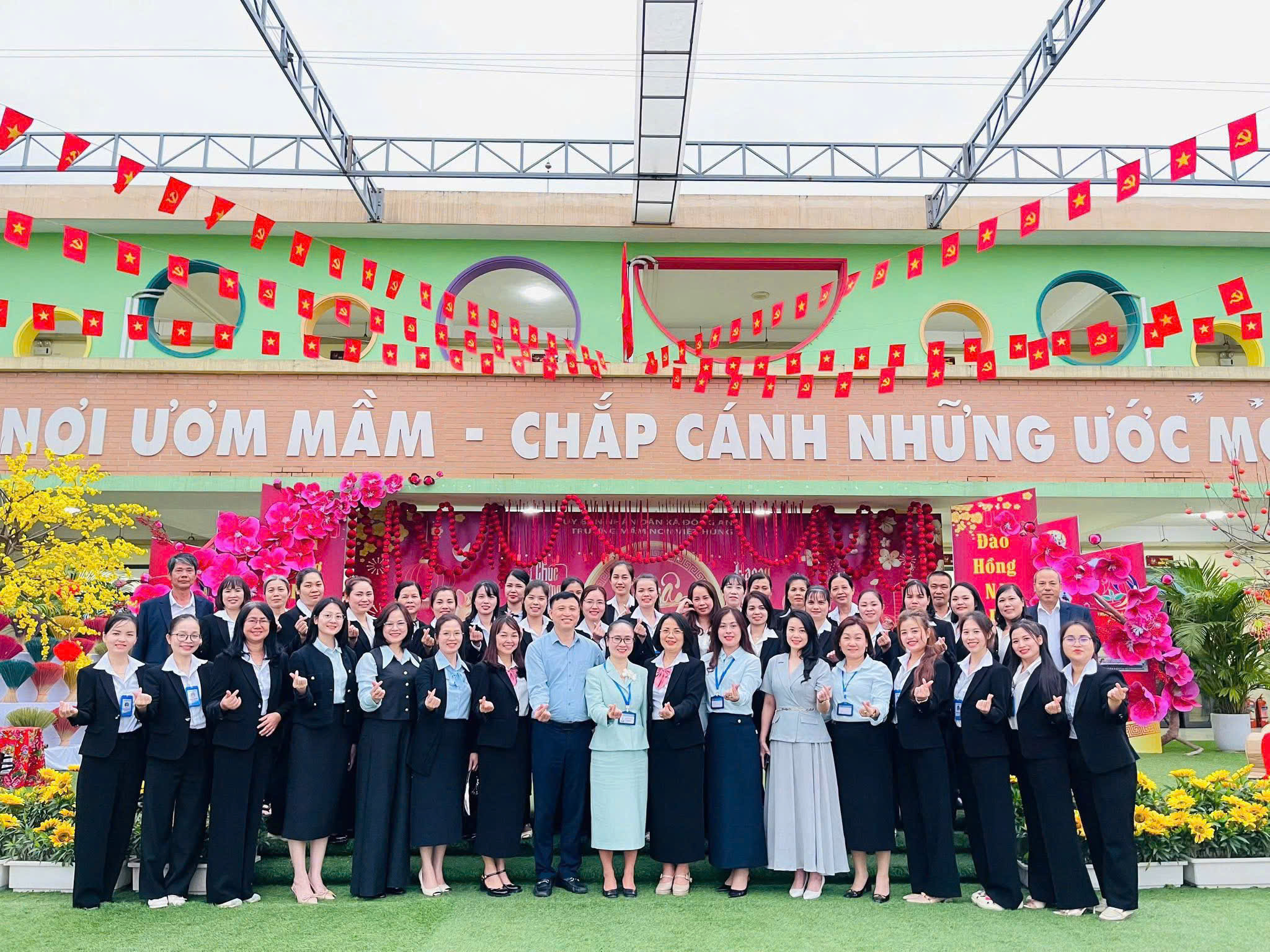 Mầm non Việt Hùng
